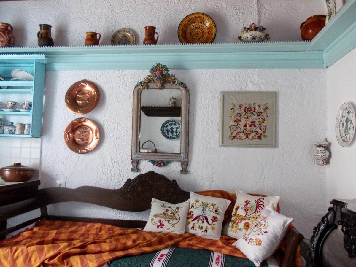 Nyfes Traditional Boutique Frosyni Skyros Bagian luar foto