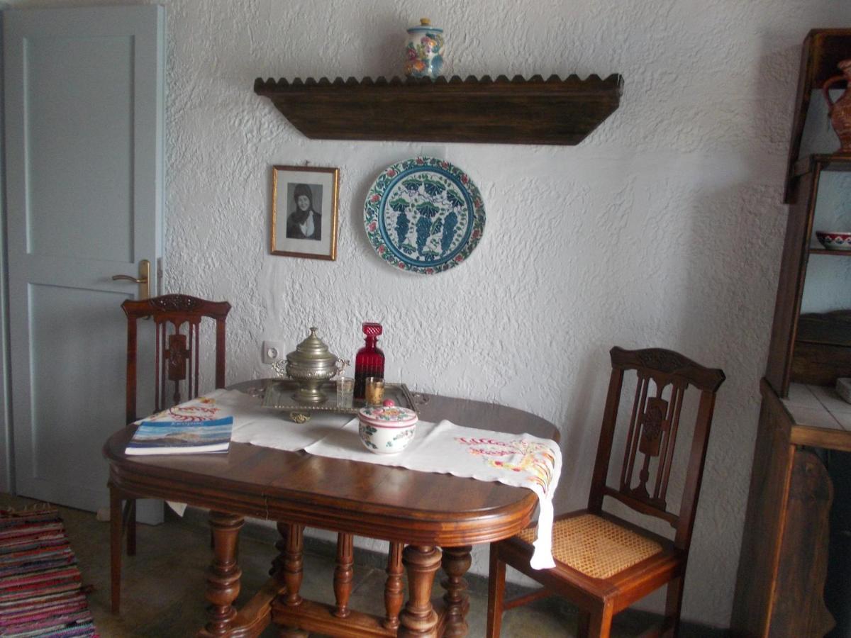 Nyfes Traditional Boutique Frosyni Skyros Bagian luar foto